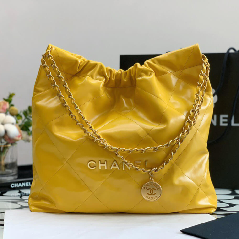 CHANEL 22 SMALL HANDBAG
