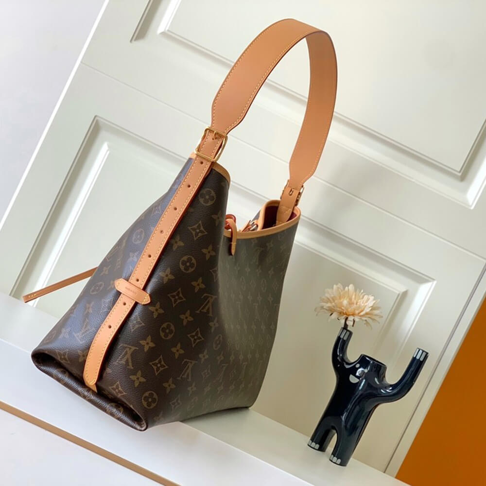 LV Dauphine Soft MM