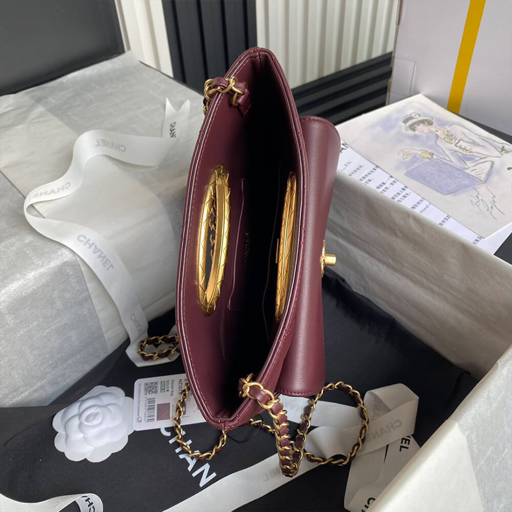 CHANEL Clutch