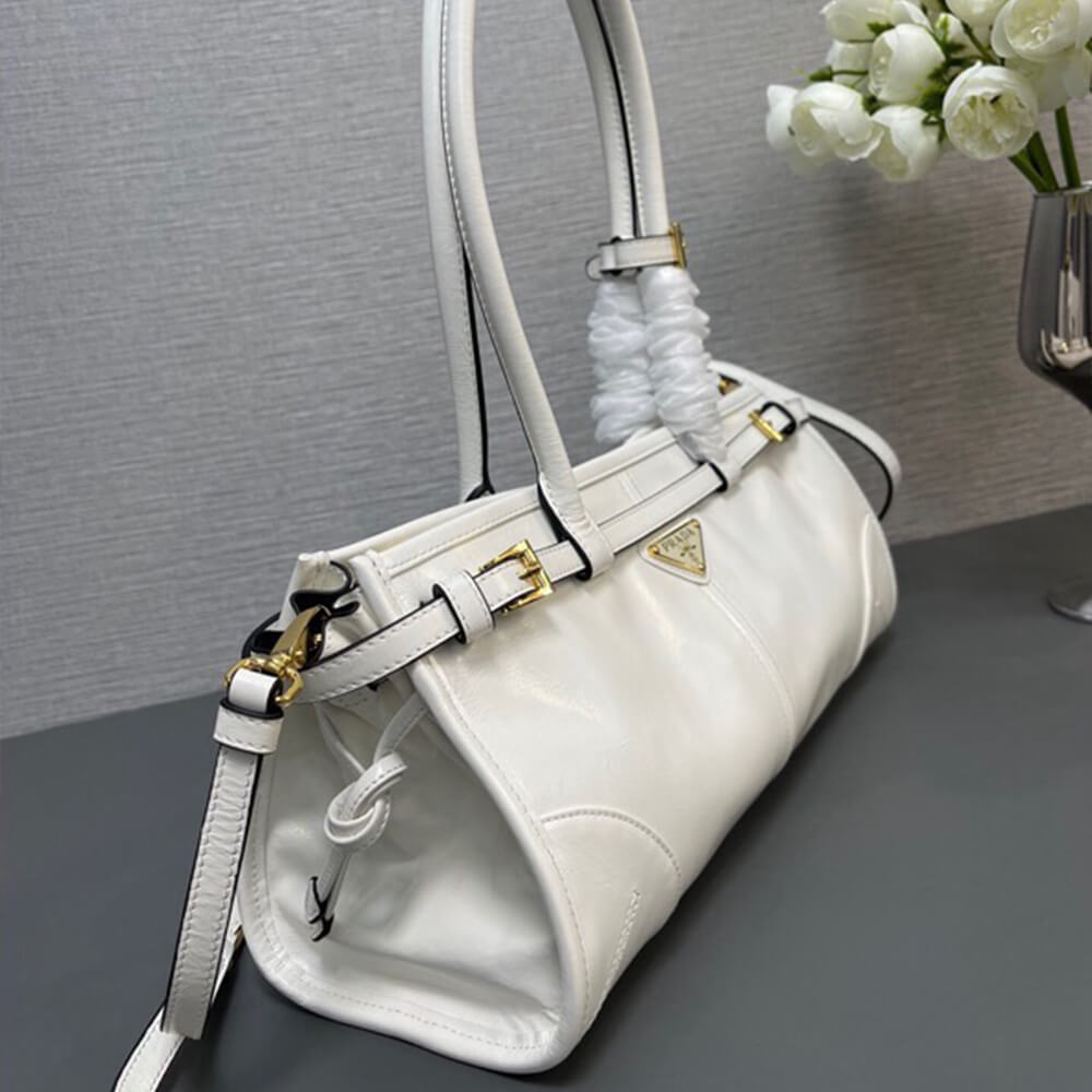 Prada Medium leather handbag(high-end grade)