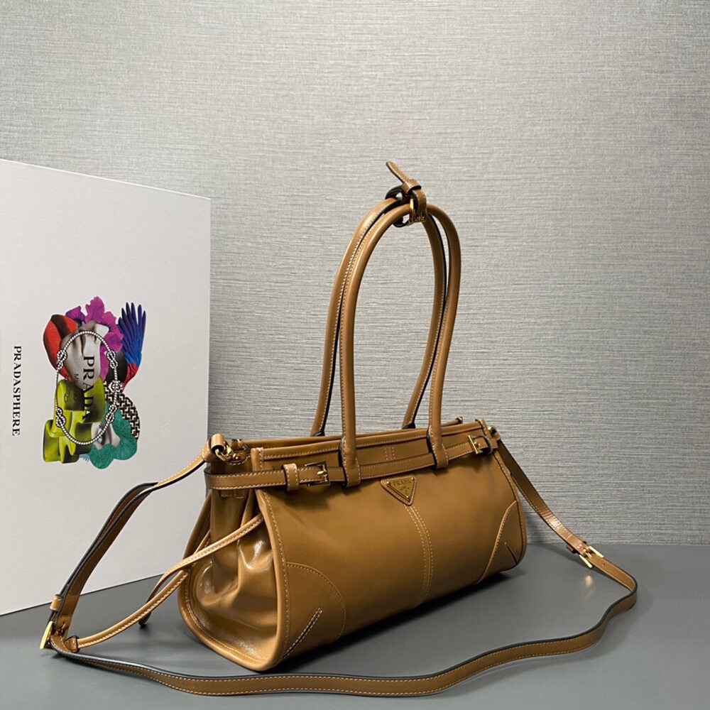 Prada Medium leather handbag(high-end grade)