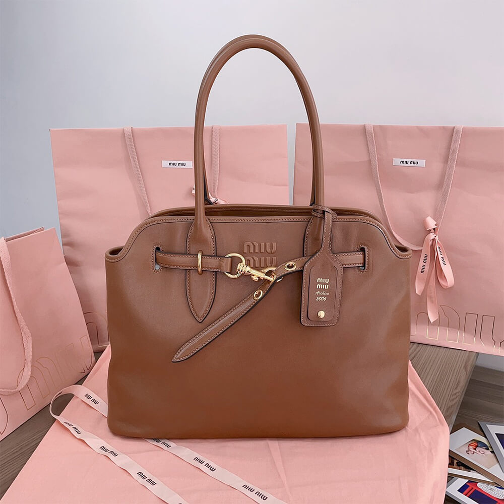 MIUMIU Medium Aventure nappa leather bag(HIGH-END Grade)