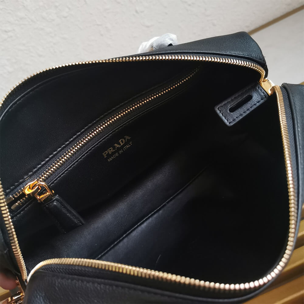 Prada Medium leather top-handle bag with padlock(high-end grade)